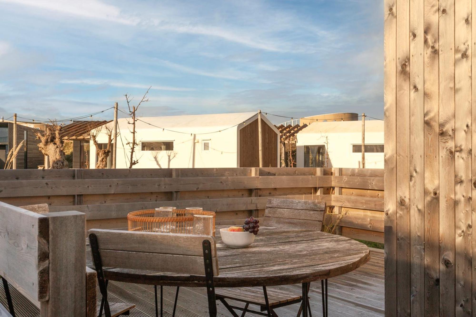 Basecamp Tiny House Eco Resort IJmuiden Exterior foto