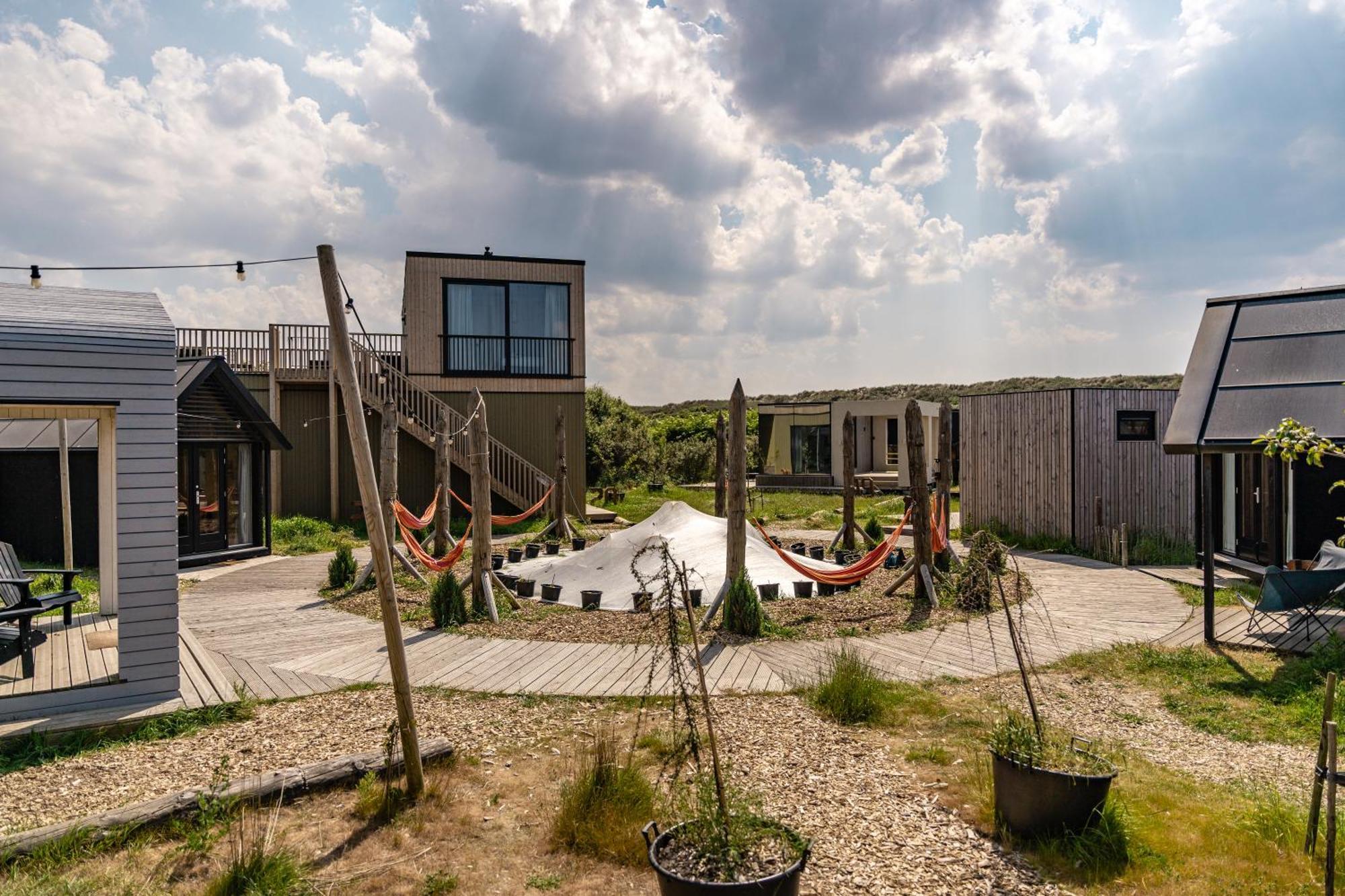 Basecamp Tiny House Eco Resort IJmuiden Exterior foto