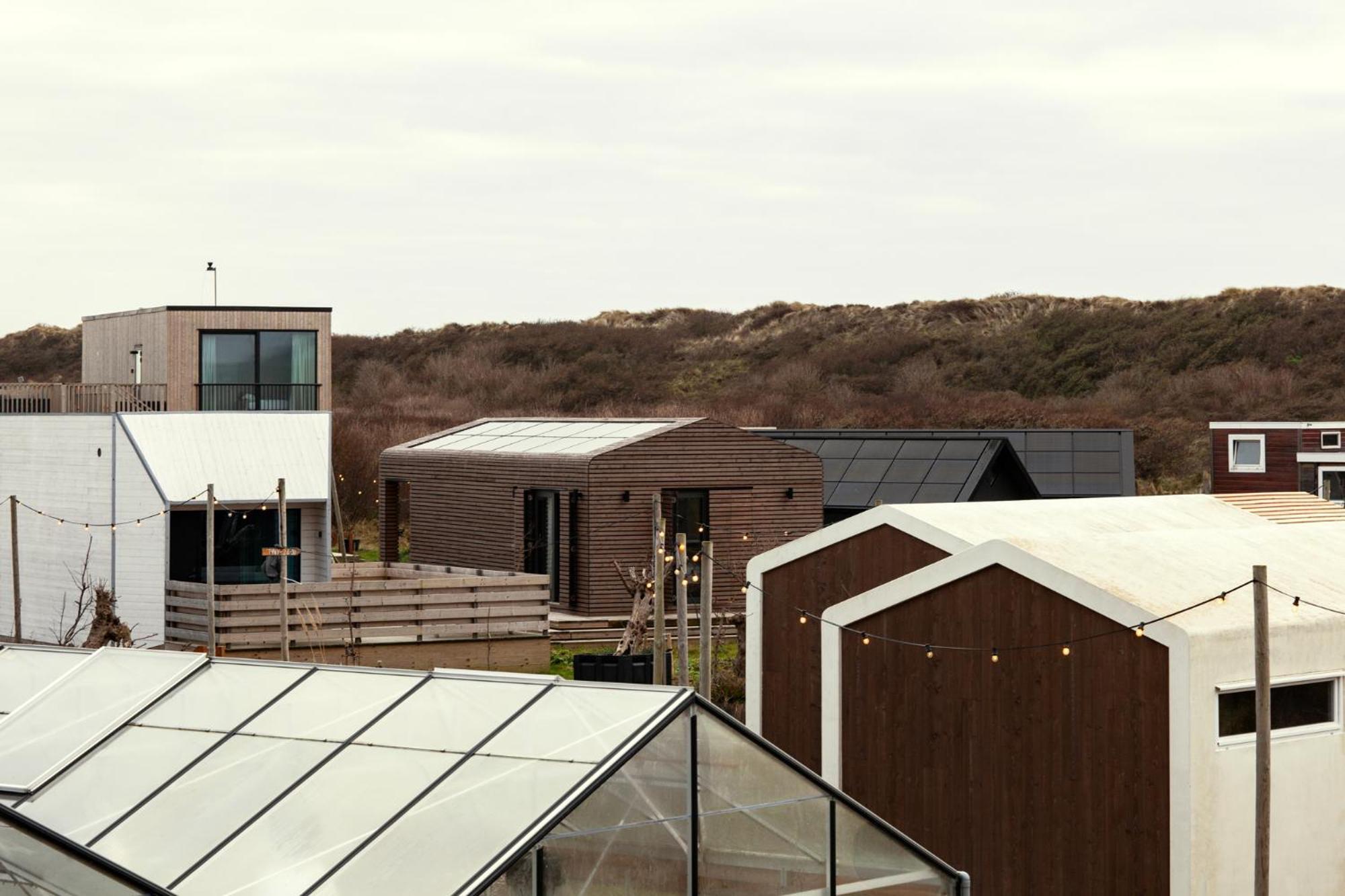 Basecamp Tiny House Eco Resort IJmuiden Exterior foto